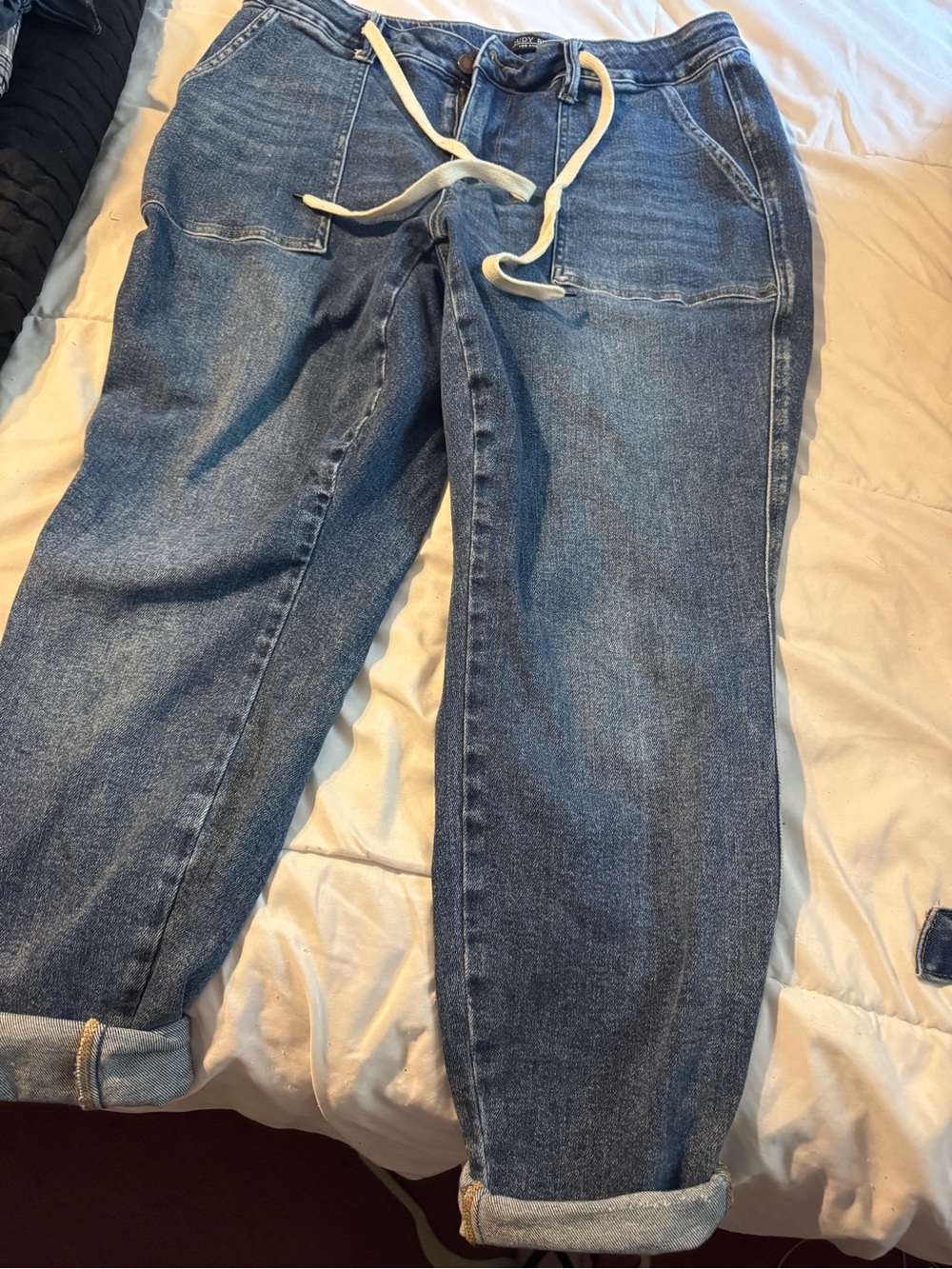 Judy blue Drawstring Denim Jogger Jeans in Medium Blue